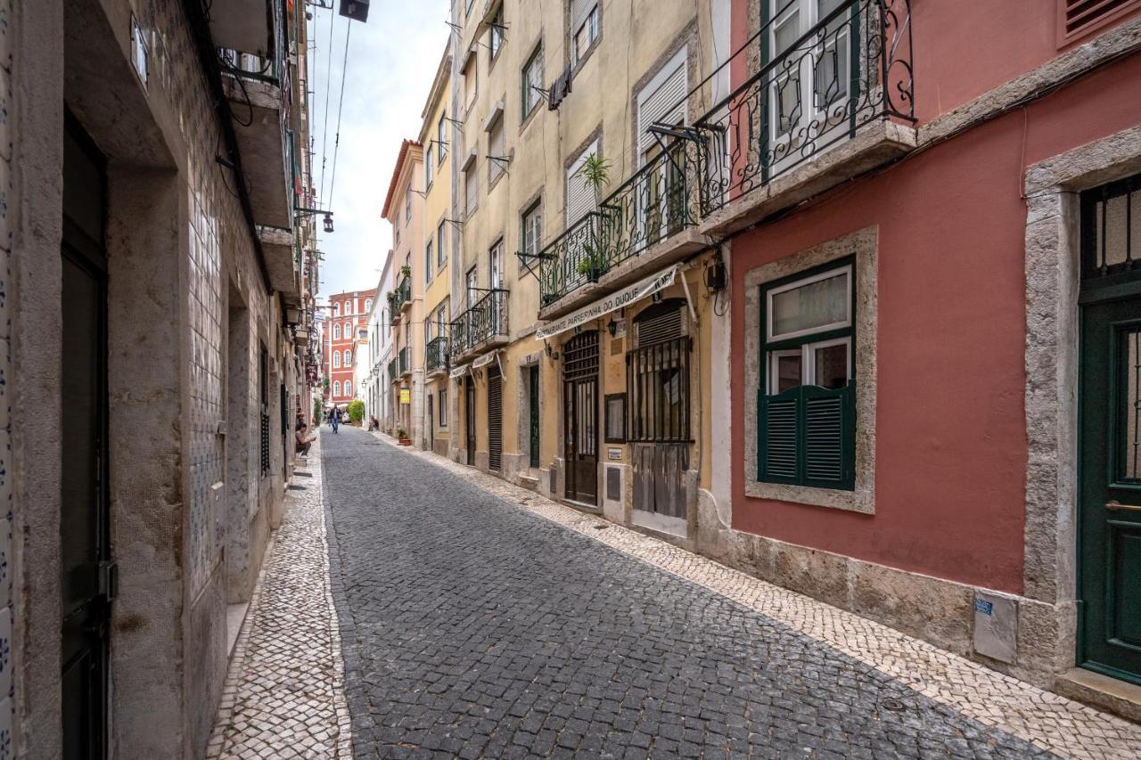 Cozy One Bedroom Apt In Historic Location - Carmo Lissabon Exterior foto